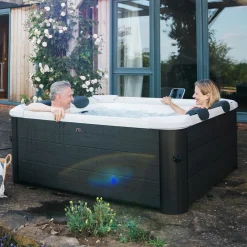 Whirlpool Oslo mit LED-Beleuchtung