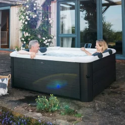 Whirlpool Oslo mit LED-Beleuchtung